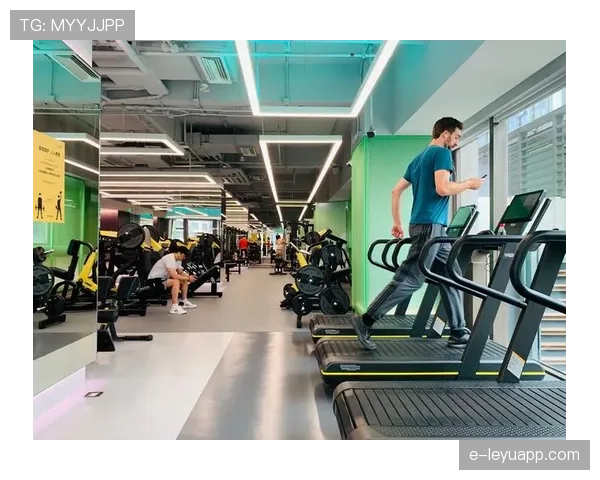 掌敏洁这生活节奏，得有多猛才能让朋友圈都成健身房了？